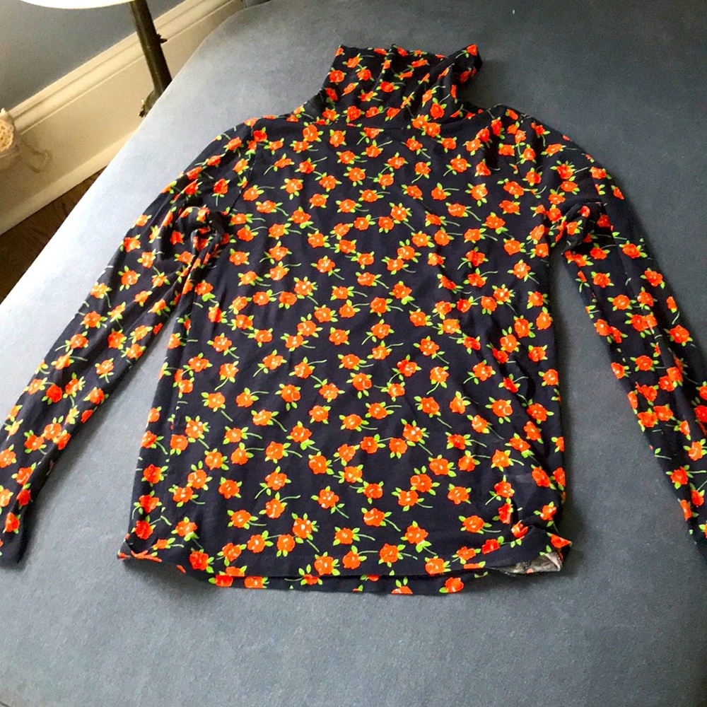 Spring flowers! 🌷 NWOT J.Crew turtleneck S 💐